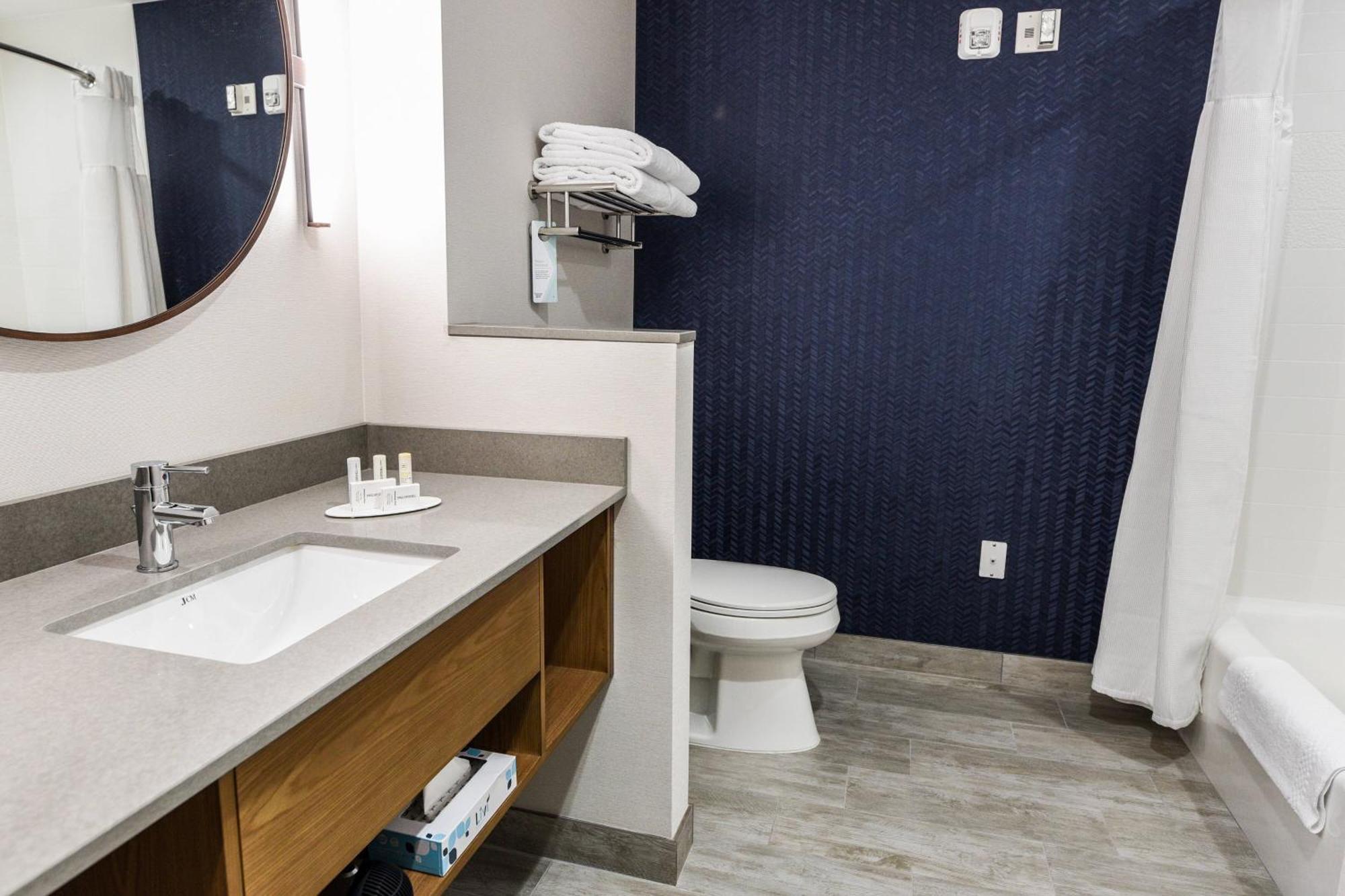 Hotel Fairfield & Ontario 3*
