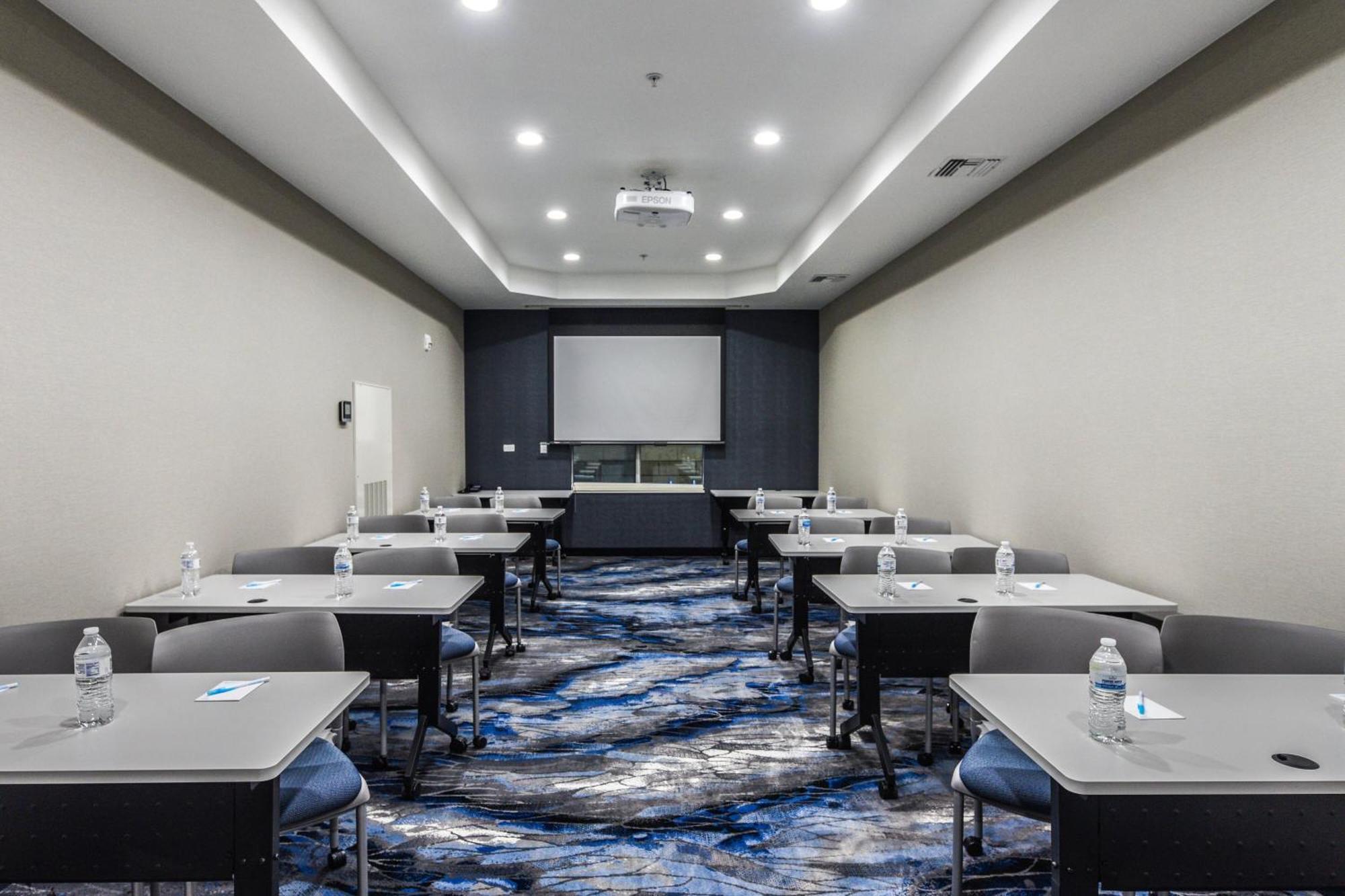 Hotel Fairfield & Ontario 3*