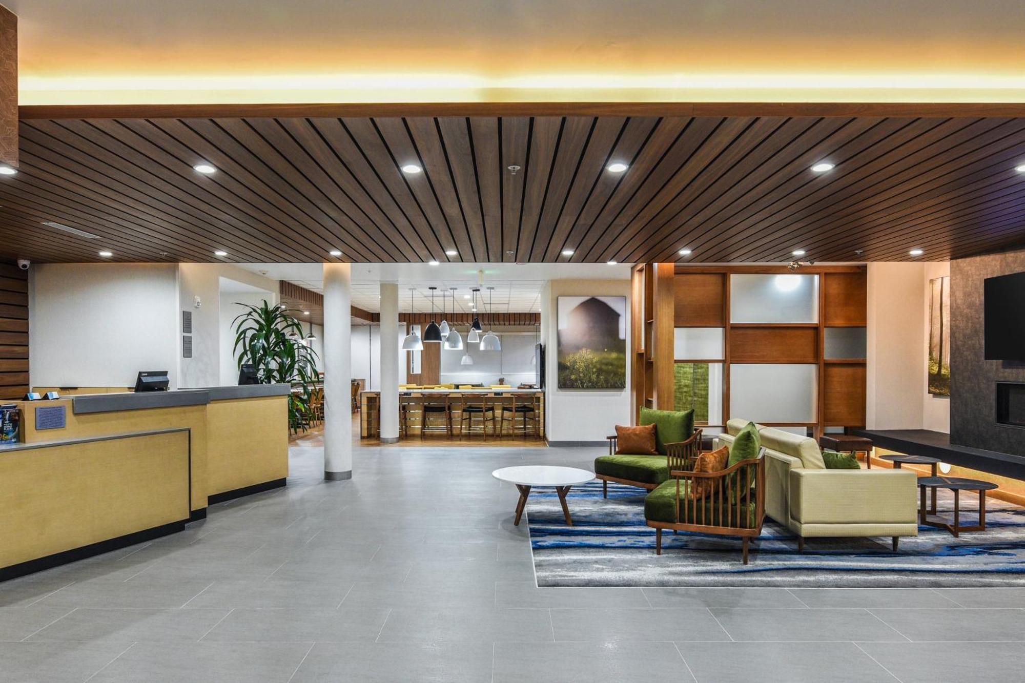 Hotel Fairfield & Ontario